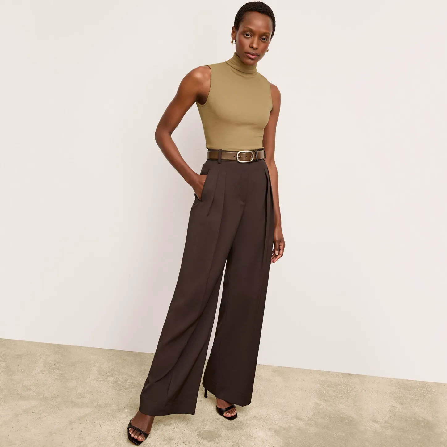 M.M.LaFleur T-Shirts|The Bia Pleated Trouser - Air Twill