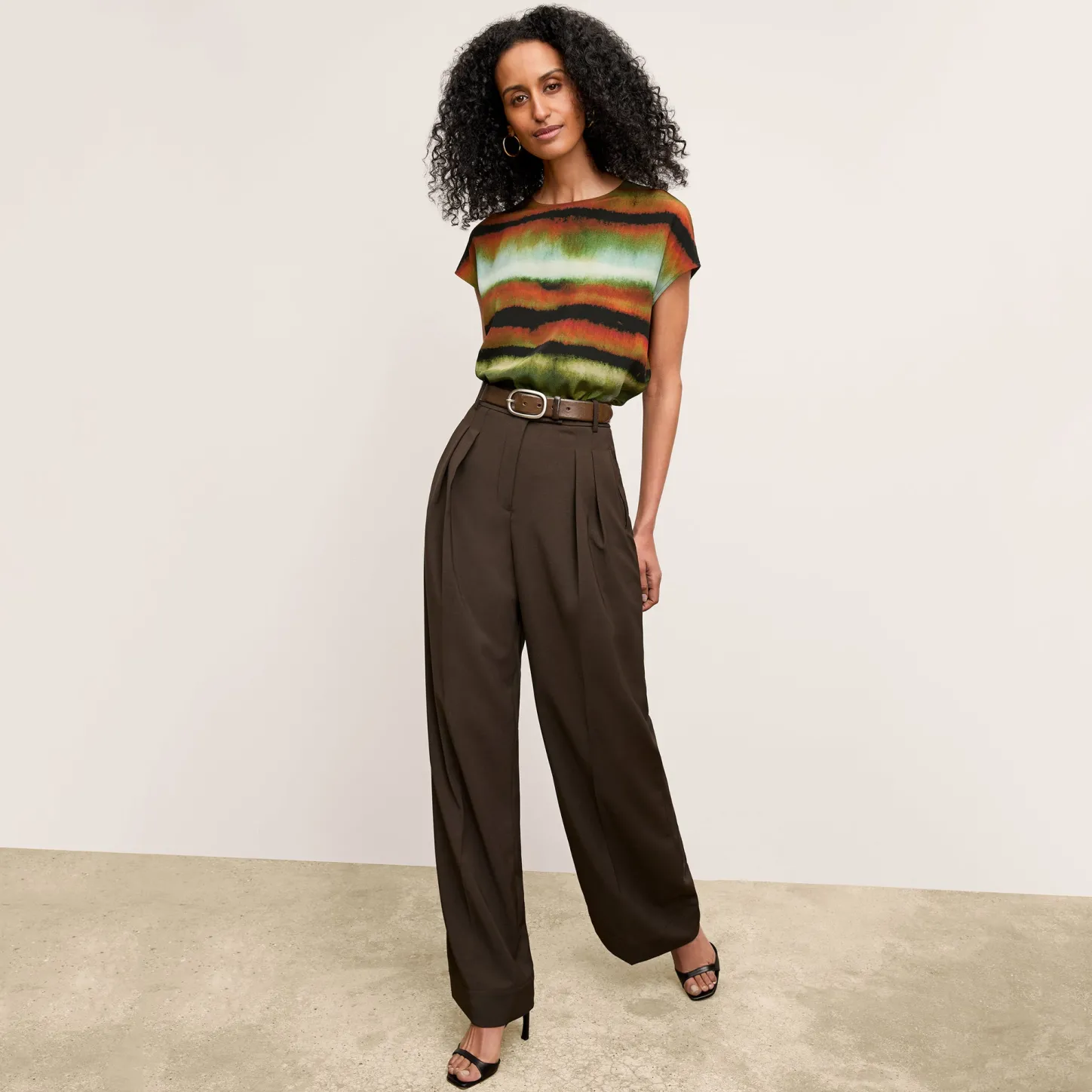 M.M.LaFleur T-Shirts|The Bia Pleated Trouser - Air Twill