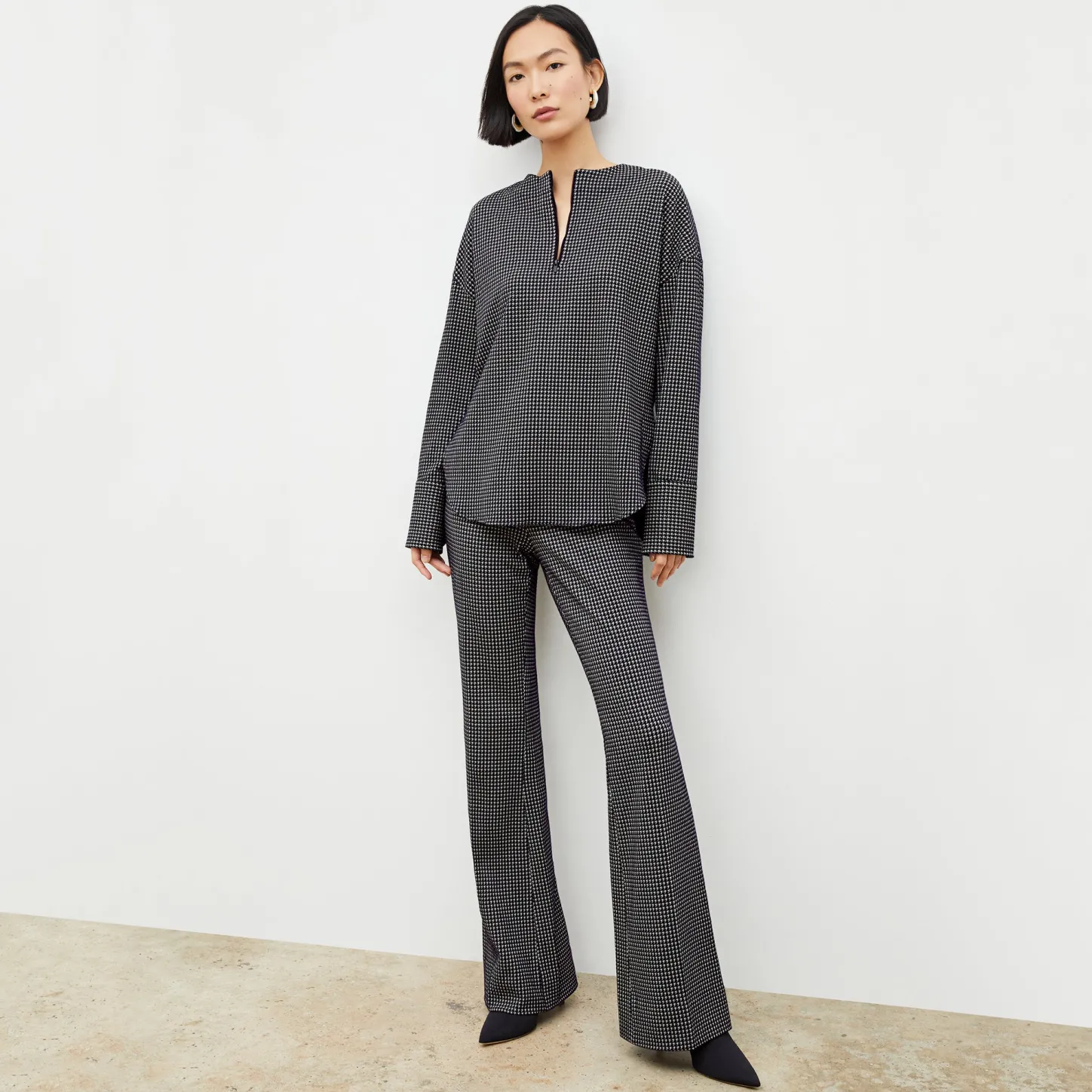 M.M.LaFleur Suiting|The Horton Flare Trouser - Stretch Houndstooth